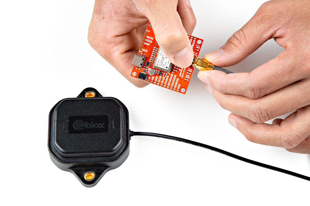 Adapter cable between Antenna and Breakout Board
